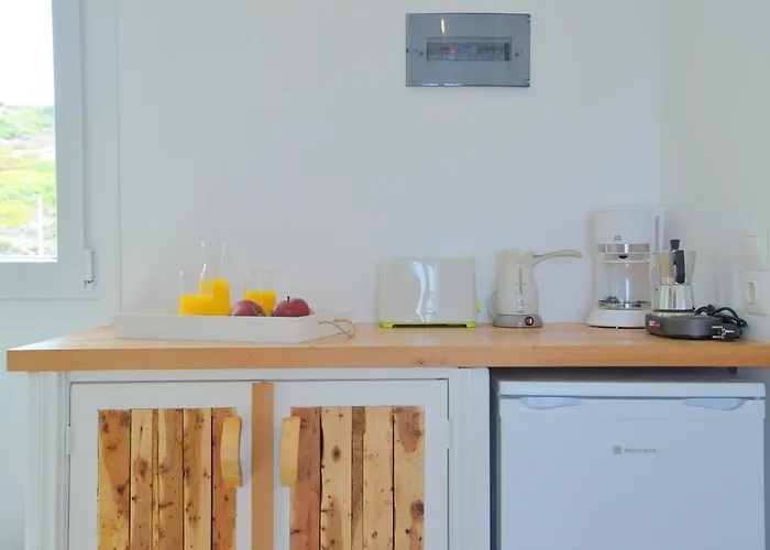 Hawk Stone אדאמאס