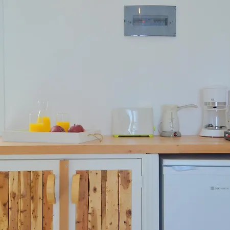 Hawk Stone אדאמאס