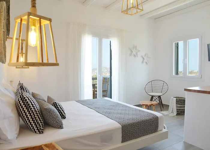 Hawk Stone * Adamantas (Milos)